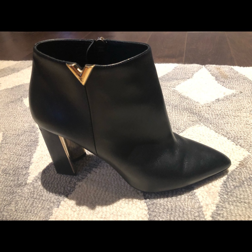LOUIS VUITTON UPPER EAST LOW BOOTS Sz 38